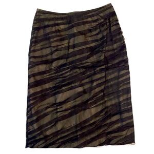 Teri Jon by Rickie Freeman Black tulle over nude
Ruched Cocktail Skirt Size 2